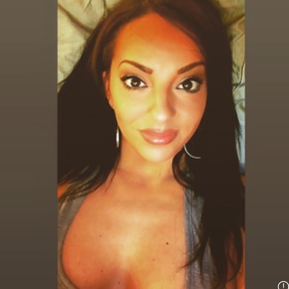 Hey ladies! Enjoy & PLEASE Reasonable Offers only. - Picture 1 of 5